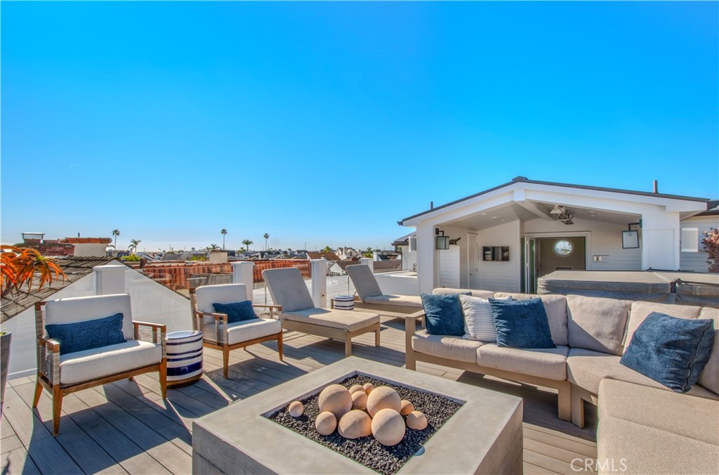 317 E Bay Front