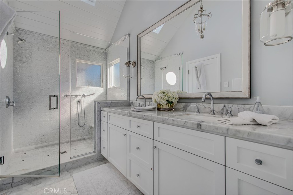 317 E Bay Front