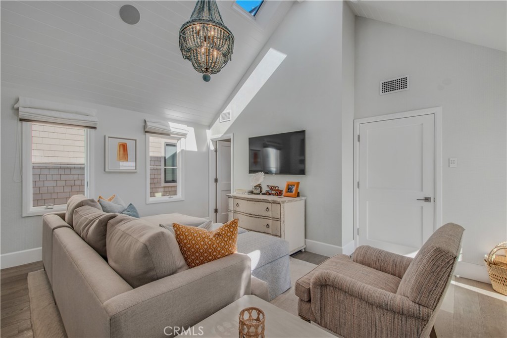 317 E Bay Front