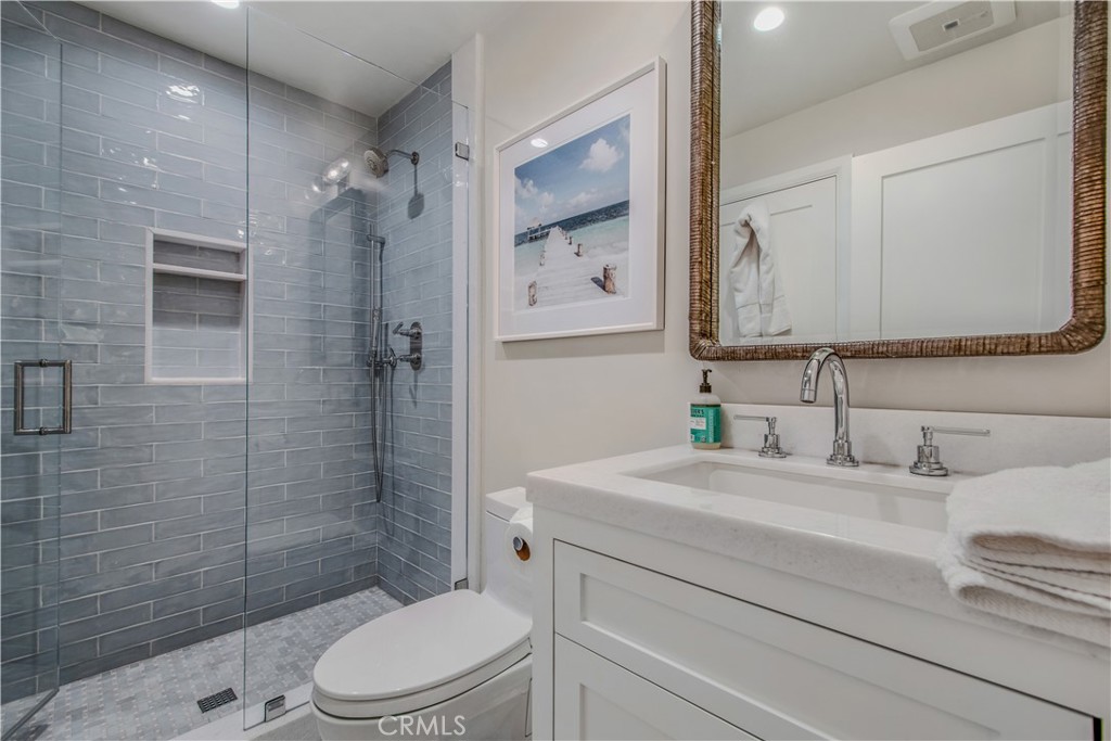 317 E Bay Front