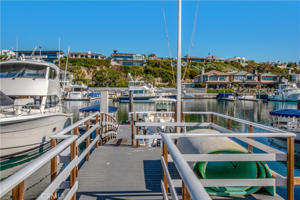 317 E Bay Front