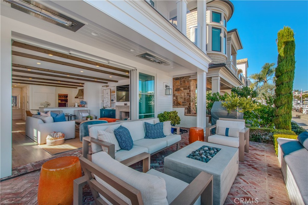 317 E Bay Front