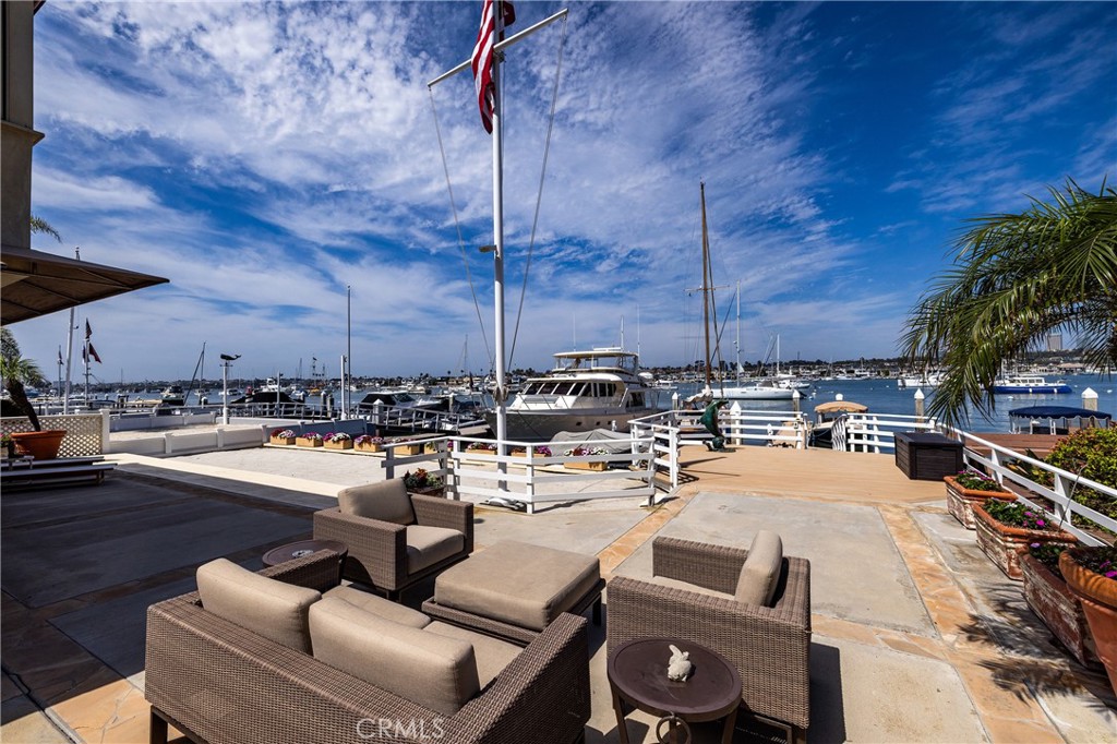 1114 E Balboa Boulevard