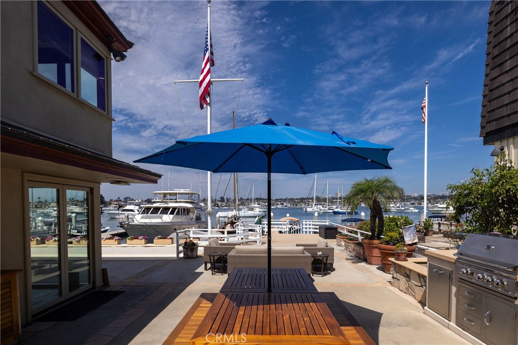 1114 E Balboa Boulevard