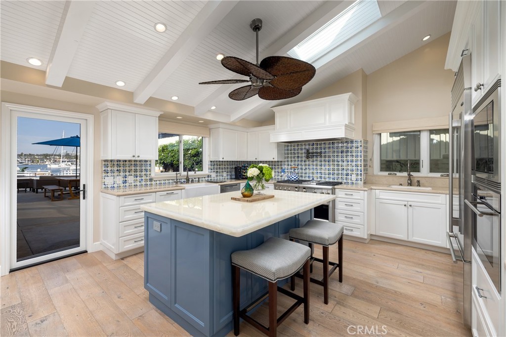 1114 E Balboa Boulevard