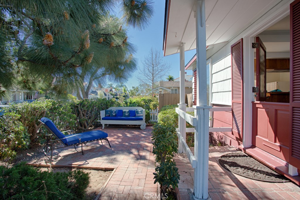 521 Carnation Avenue