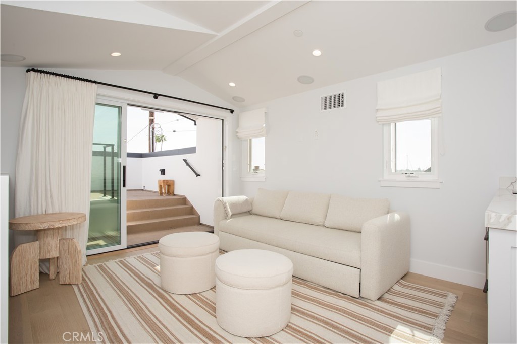 109 Onyx Avenue