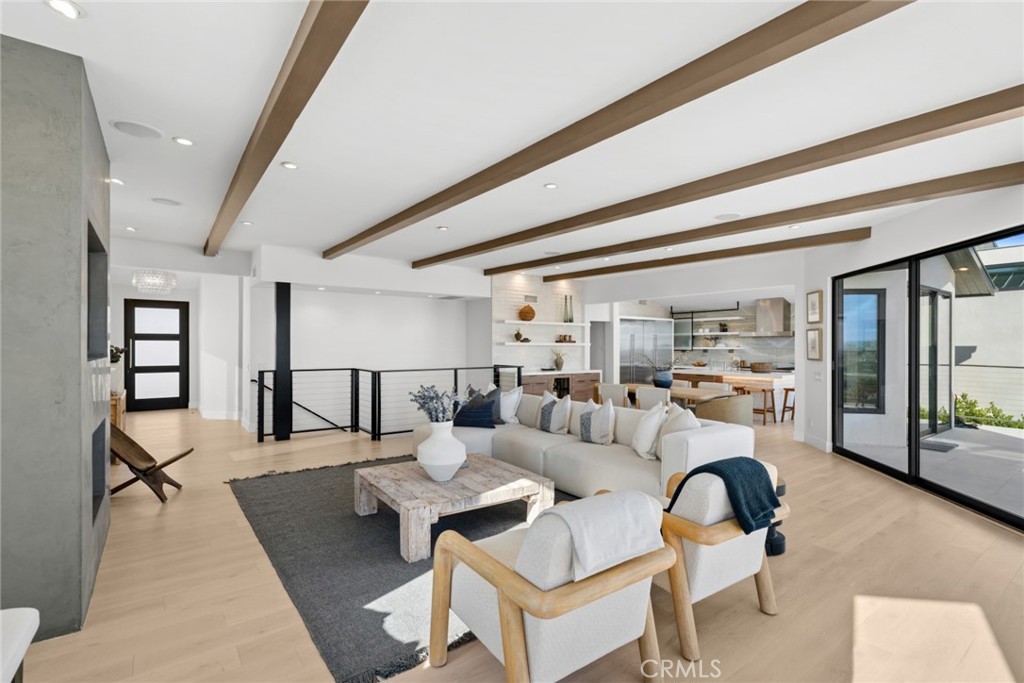 1021 Kings Road