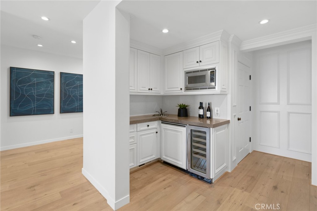 1021 Kings Road