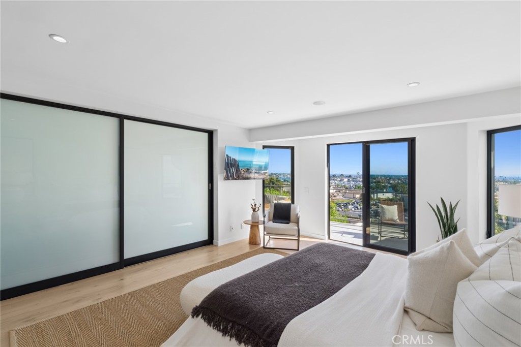 1021 Kings Road