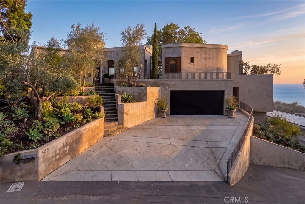 425 Panorama Drive