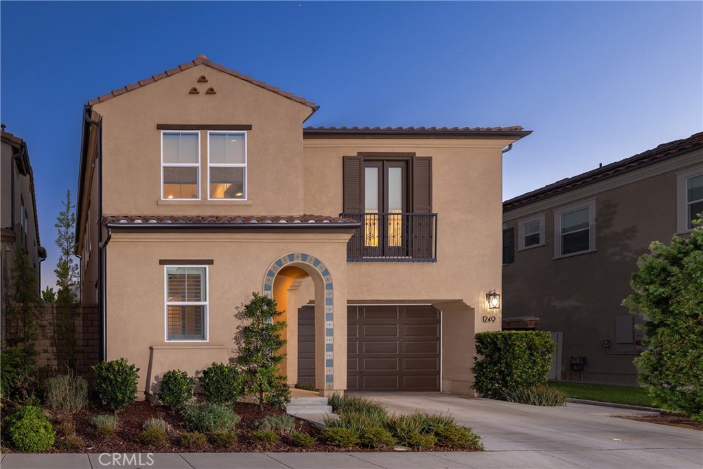 1249 E Providence Loop