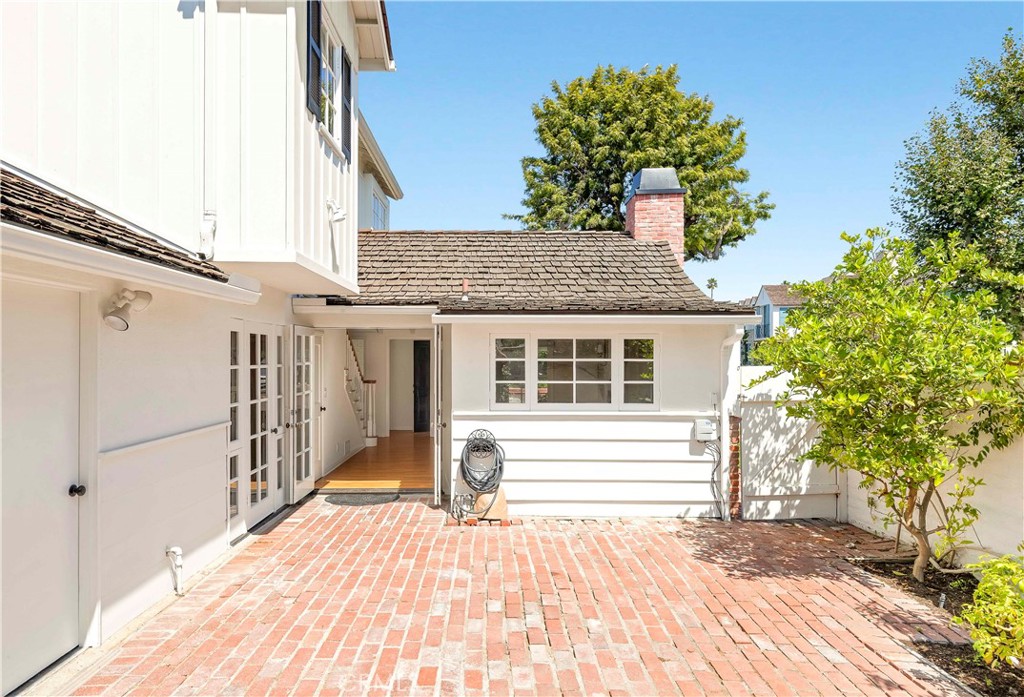 2562 Vista Drive