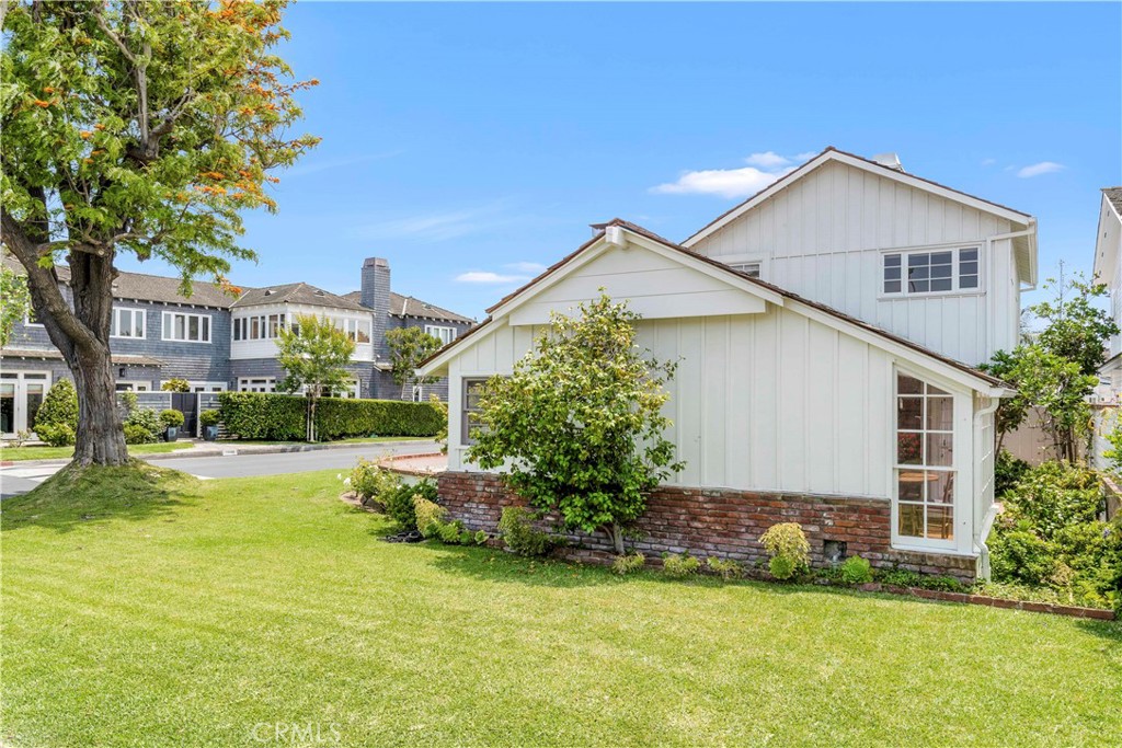 2562 Vista Drive