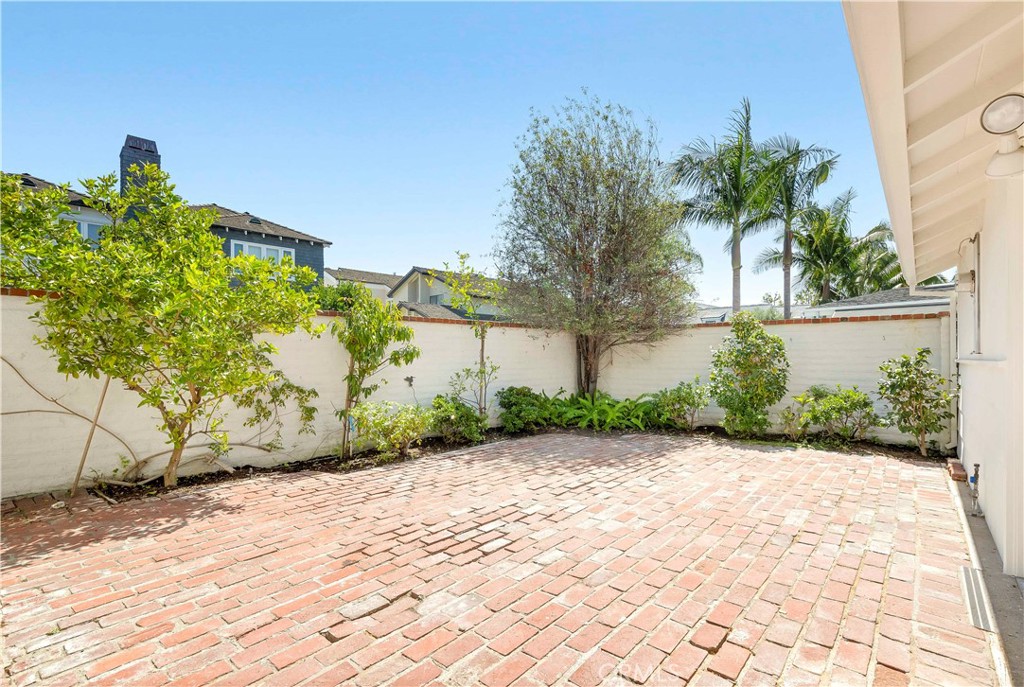 2562 Vista Drive