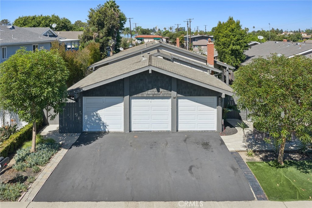 2033 Laurie Lane