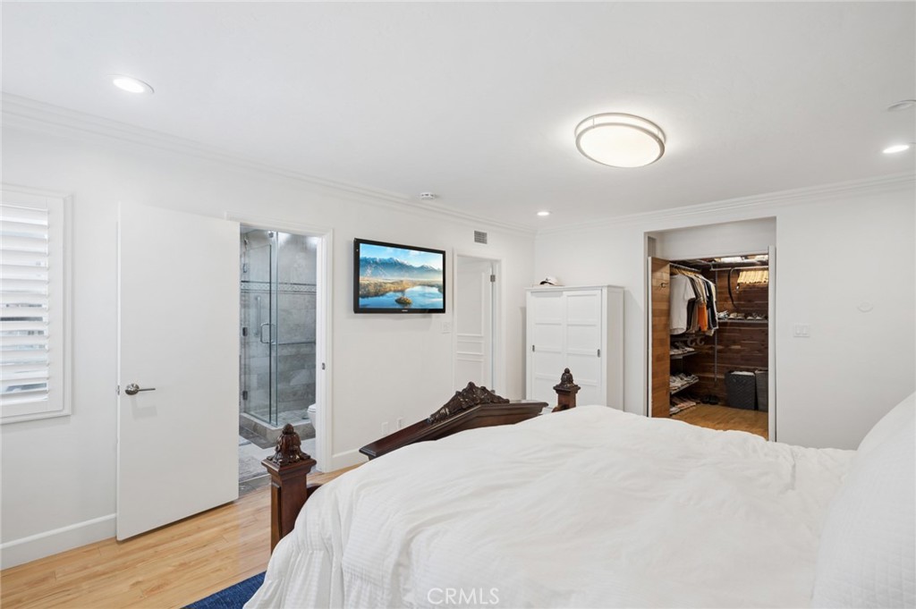 3322 Via Lido