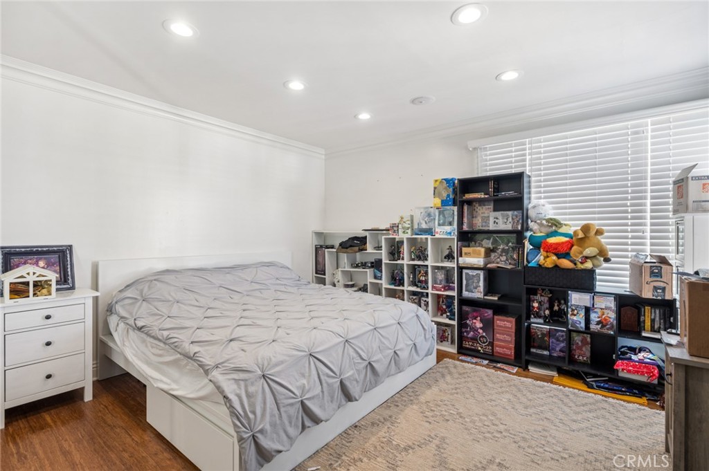 3322 Via Lido