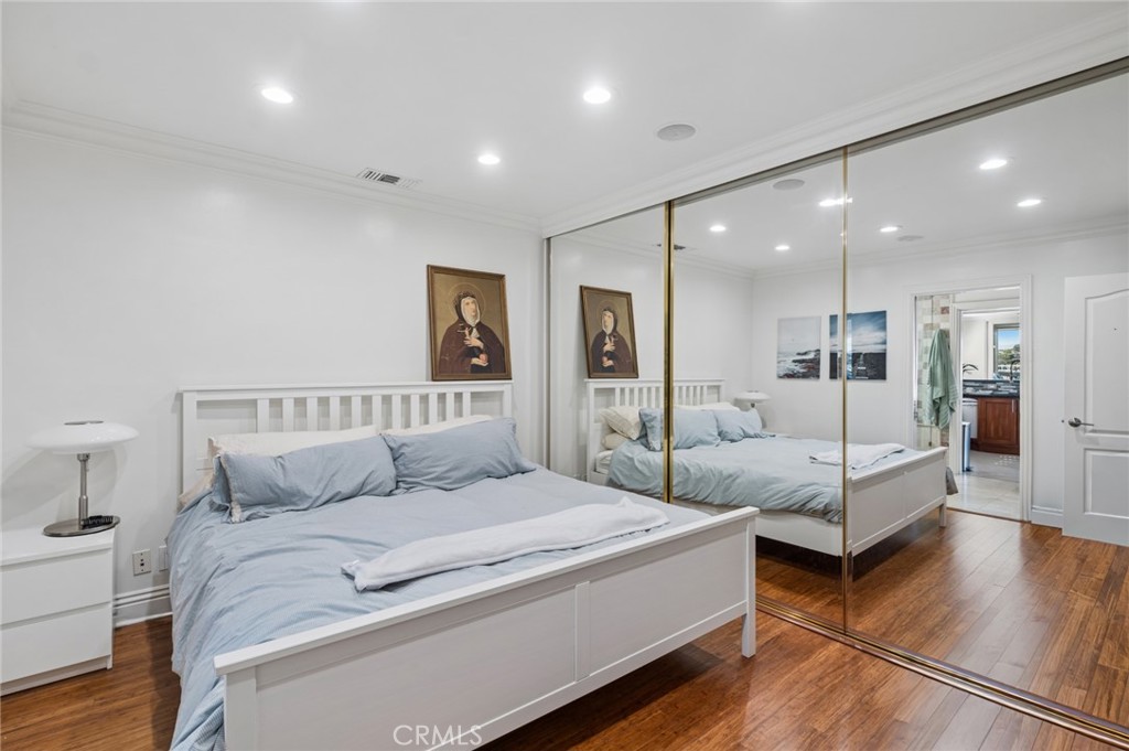 3322 Via Lido