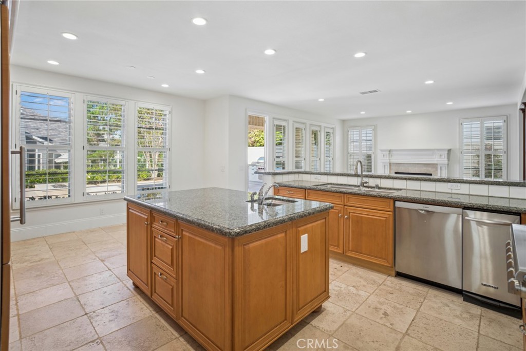 17 Colonial Drive