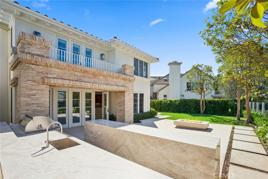 17 Colonial Drive