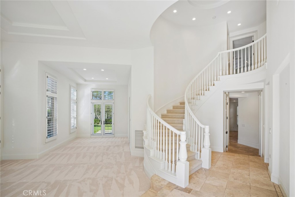 17 Colonial Drive