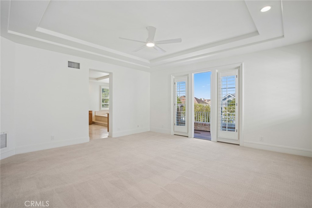 17 Colonial Drive