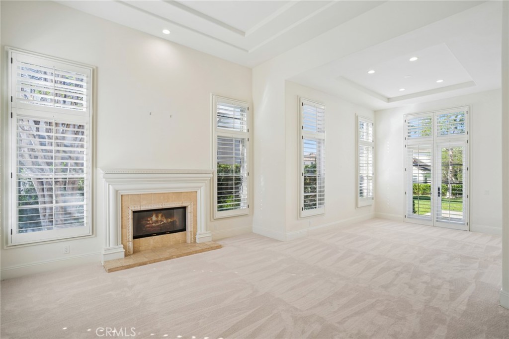 17 Colonial Drive