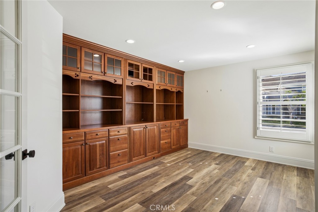 17 Colonial Drive