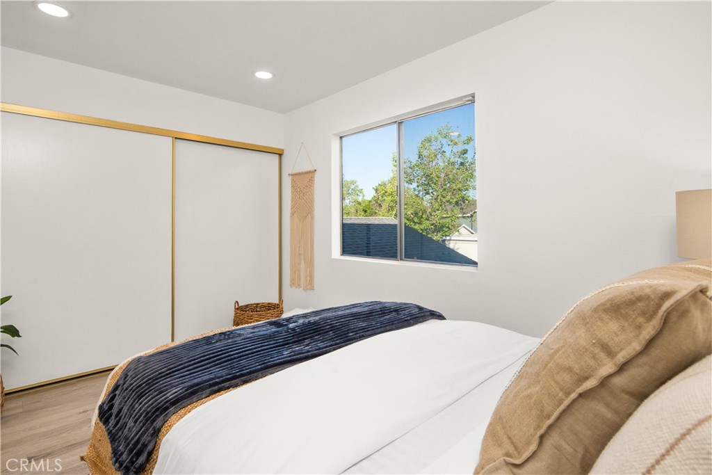 22913 Galaxy Lane 30