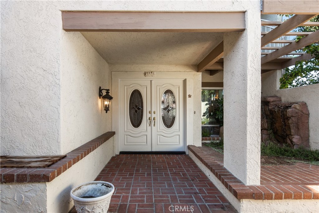 22025 Arrowhead Lane