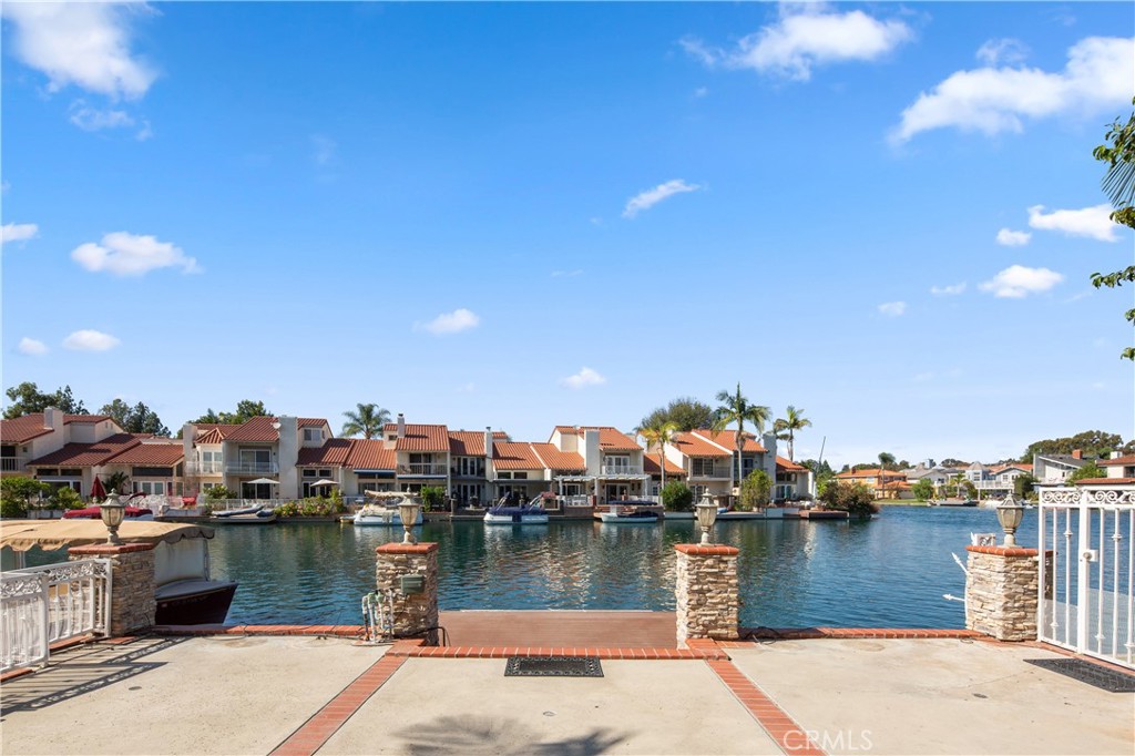 22025 Arrowhead Lane