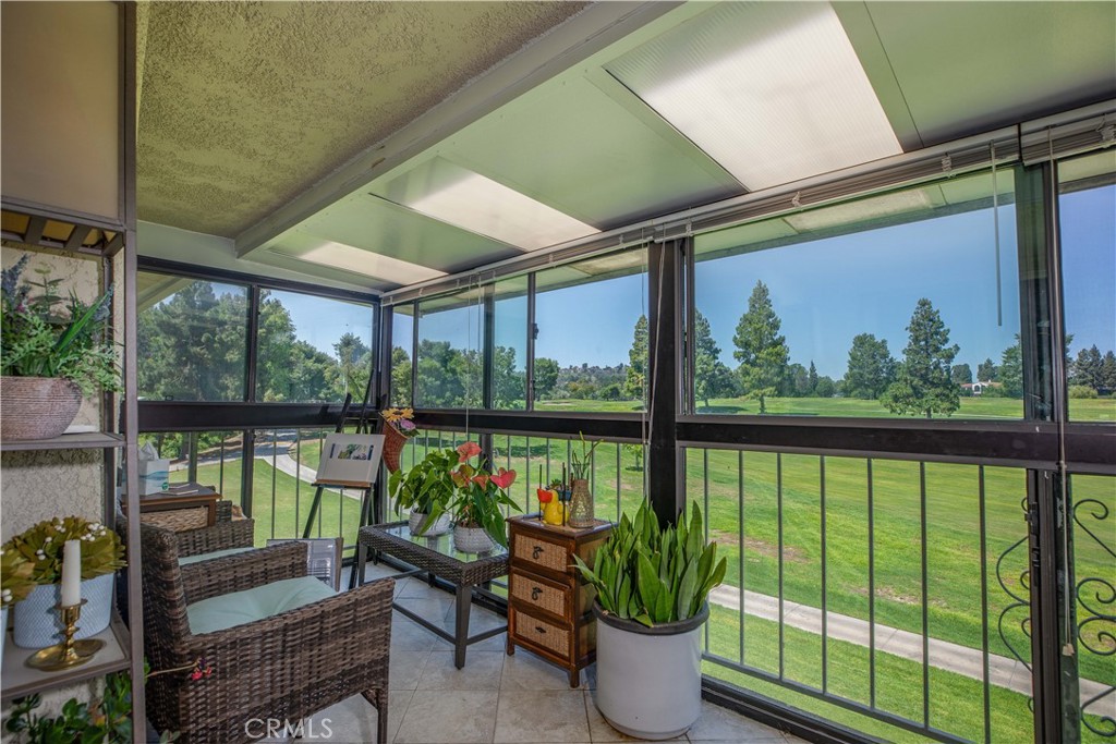 2386 Via Mariposa W 3G