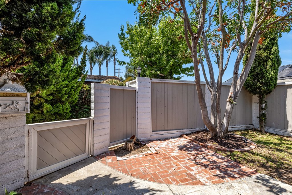 268 Flower Street