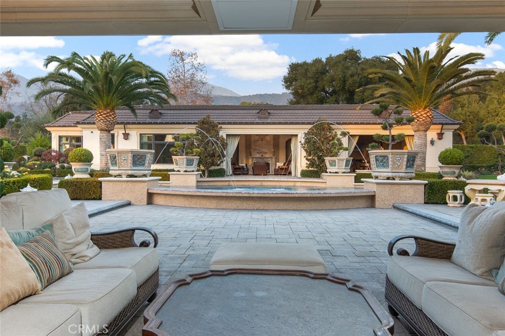 61 Palm Hill Lane
