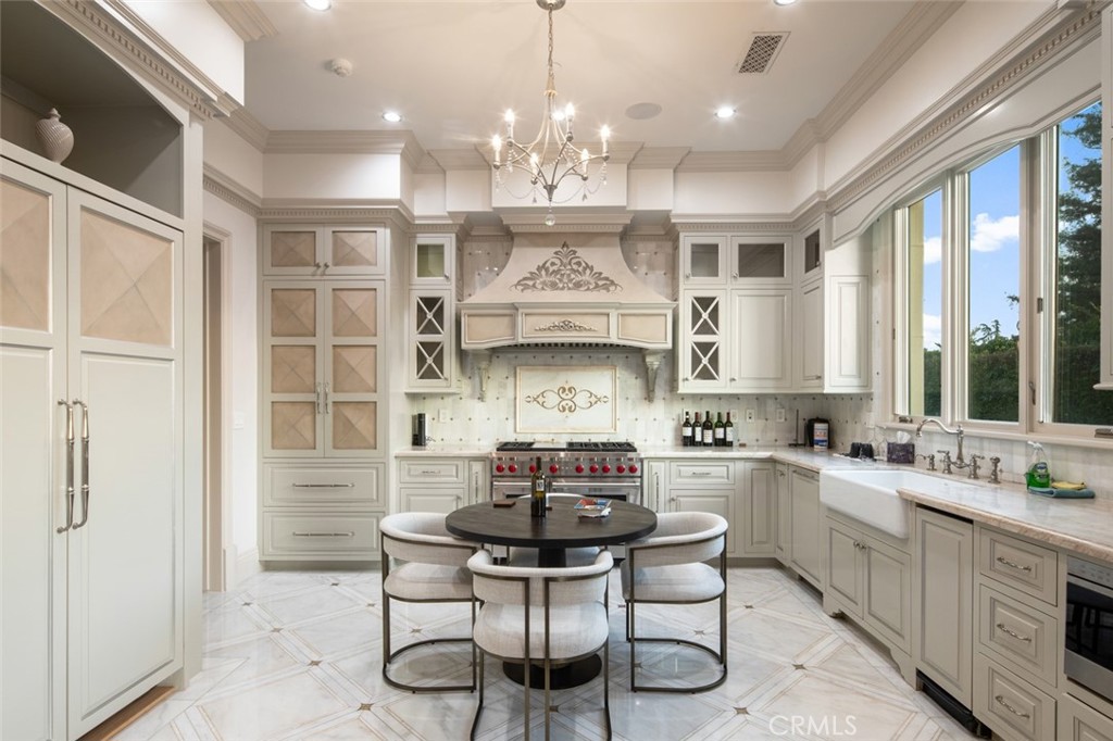 61 Palm Hill Lane