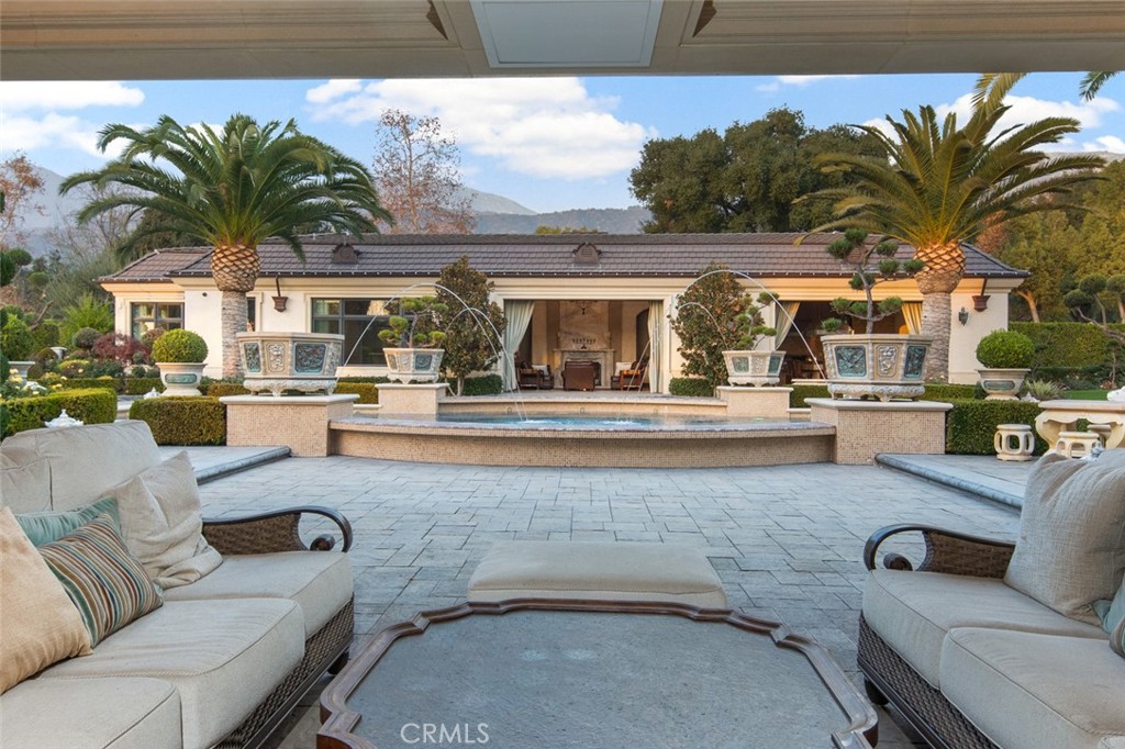 61 Palm Hill Lane