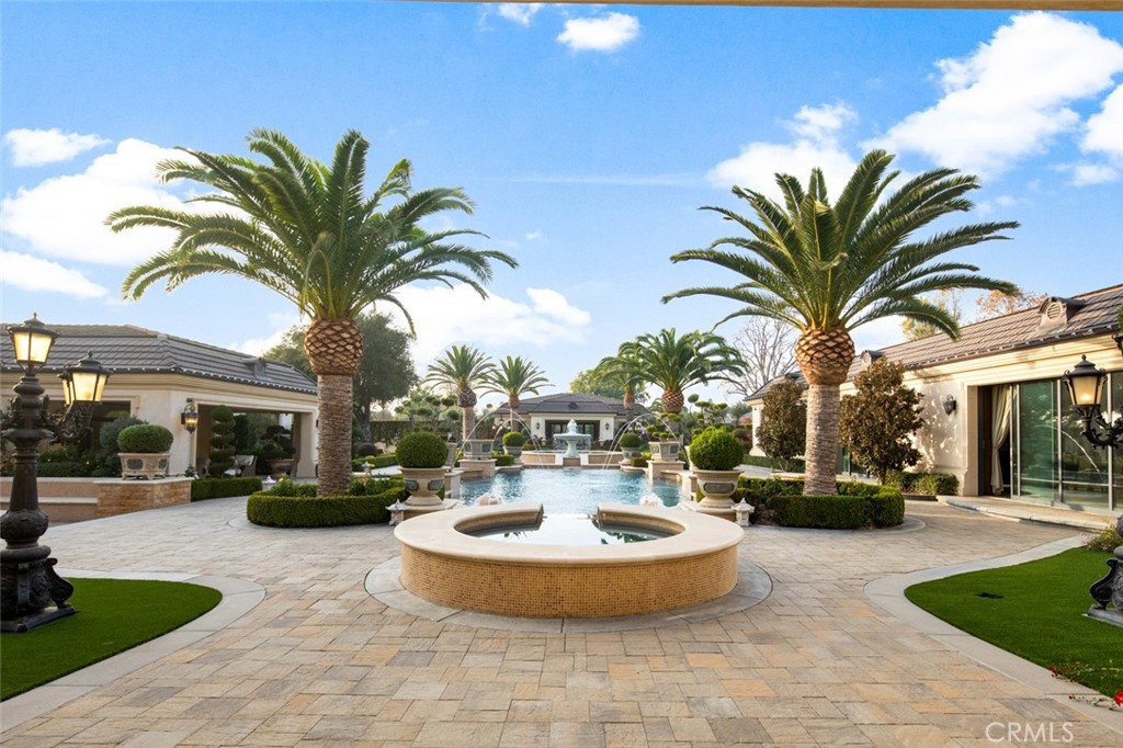 61 Palm Hill Lane
