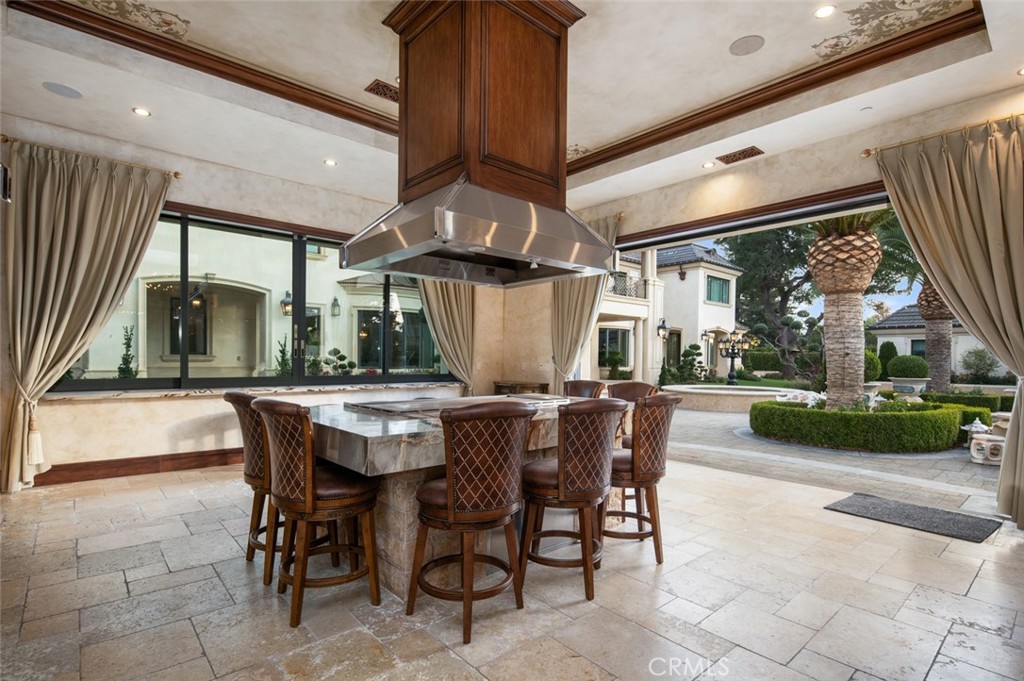 61 Palm Hill Lane