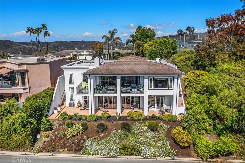 1598 Skyline Drive