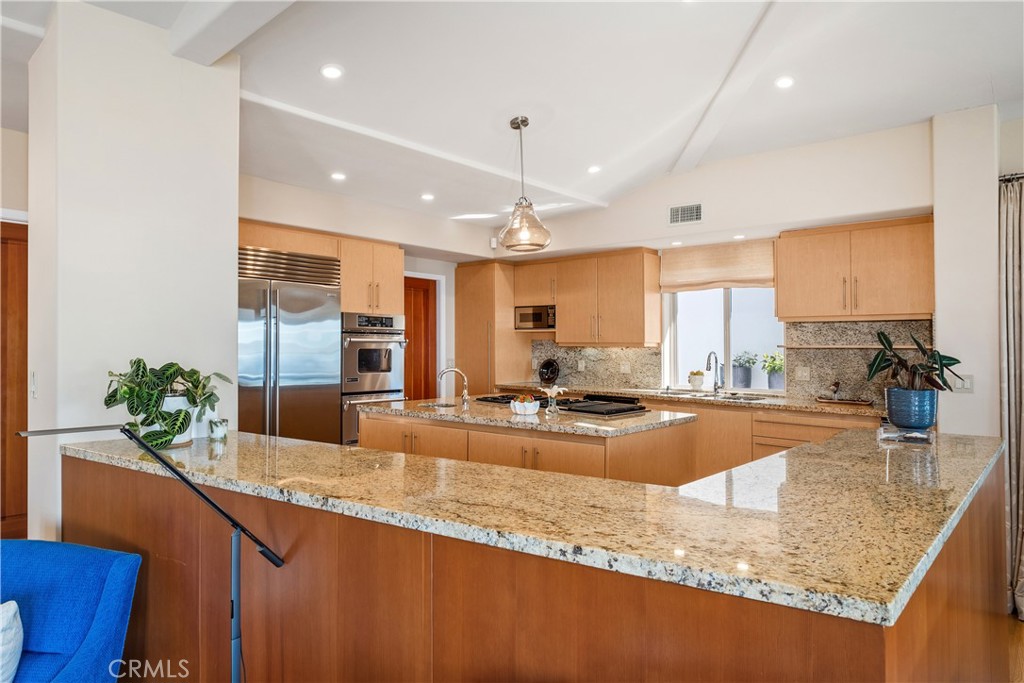 1598 Skyline Drive