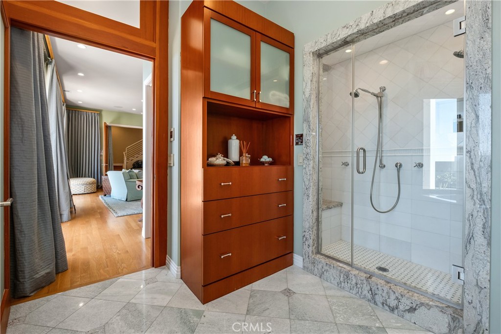 1598 Skyline Drive