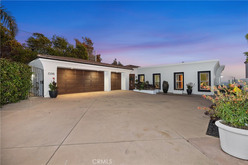 1598 Skyline Drive