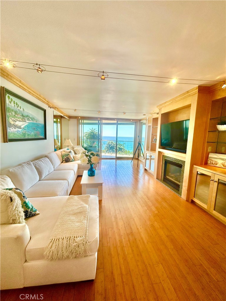 530 Cliff Drive 102