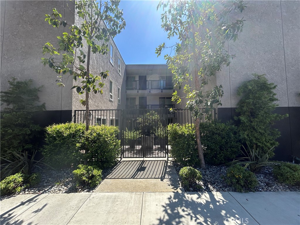 530 Cliff Drive 102