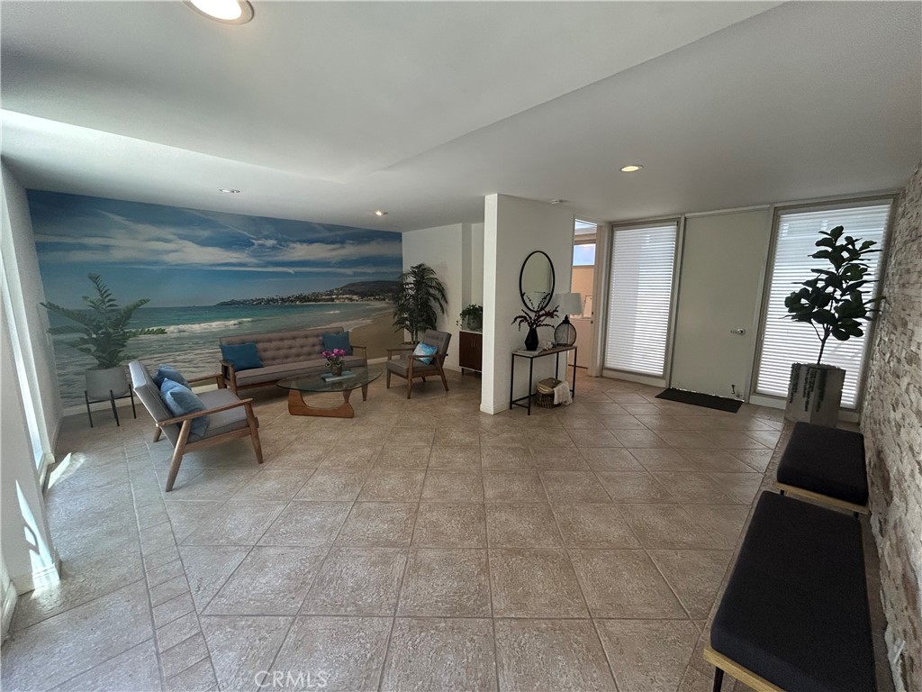 530 Cliff Drive 102