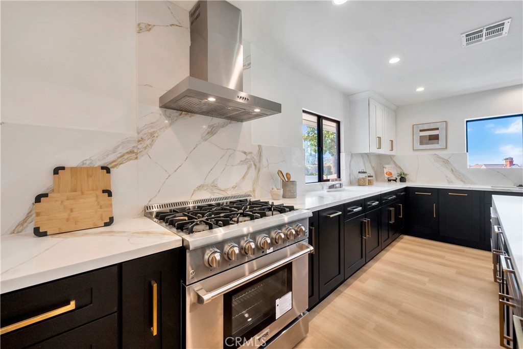 1603 Sunnyside Terrace