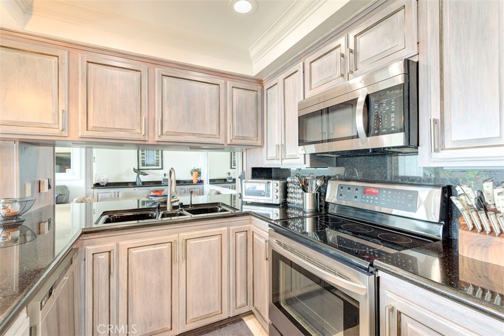 24242 Santa Clara Avenue 31