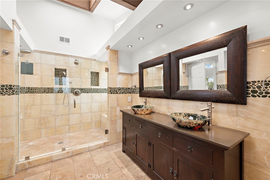 3105 Calle Quieto