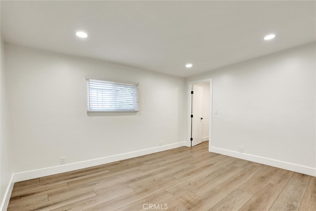 32742 Alipaz Street 23